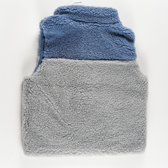 2 YEARS GAP SHERPA KNIT, ZIPPERED VEST NWT  - Picture 3 of 5